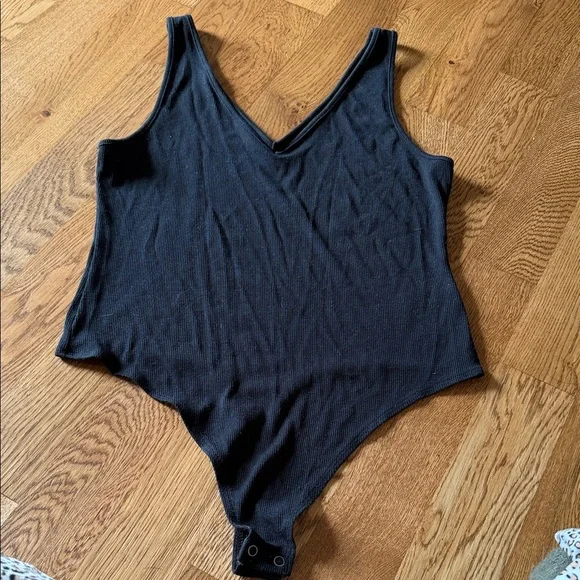 American Eagle Outfitters Charcoal Bodysuit - Picture 2 of 3